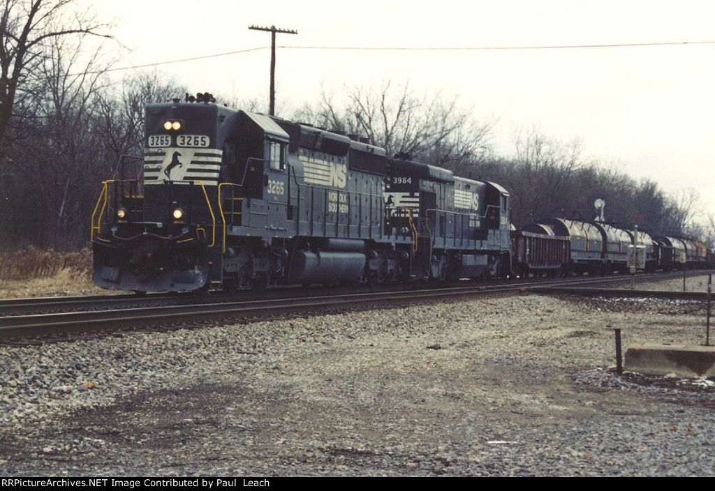 Westboundunit coil train hits the diamonds